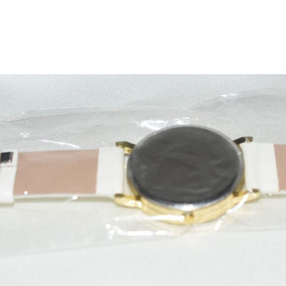 NIP Geneva Platinum White Quilted Faux Leather Band White Face New Battery Watch - Picture 3 of 5